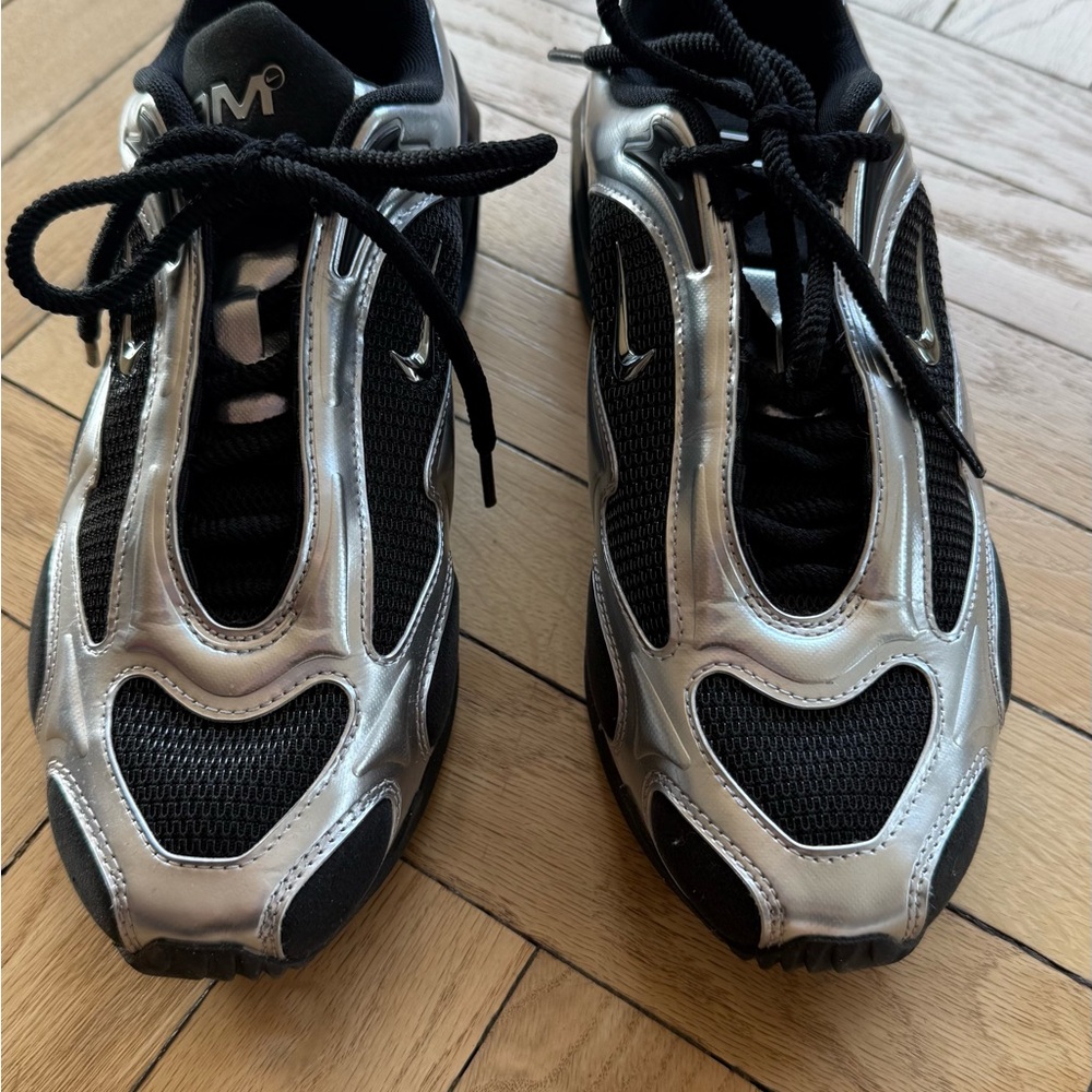 Nike Air Max Muse
Women's Shoes 7.5